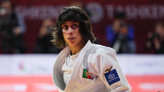 Catarina Costa fica à beira do pódio no Mundial