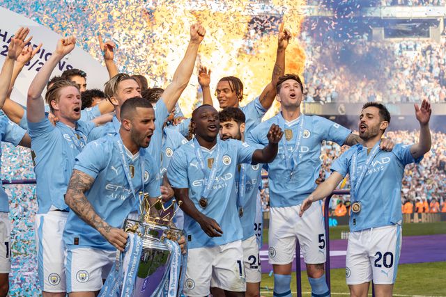 Manchester City não vacila e conquista inédito 'tetra'