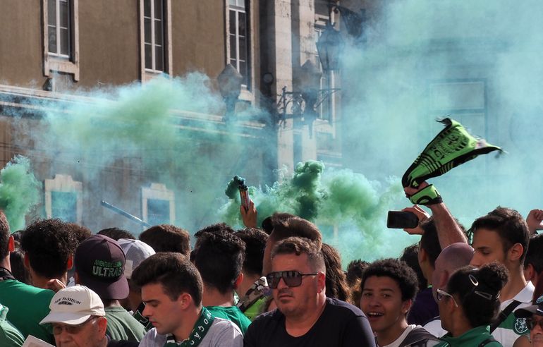EM DIRETO: acompanhe a receção aos bicampeões do Sporting na CM Lisboa