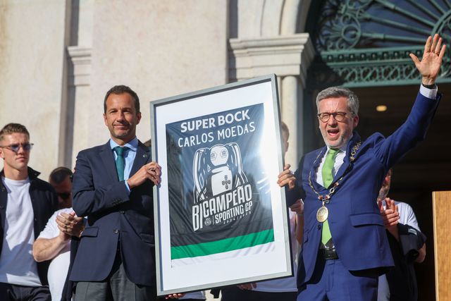 EM DIRETO: acompanhe a receção aos bicampeões do Sporting na CM Lisboa