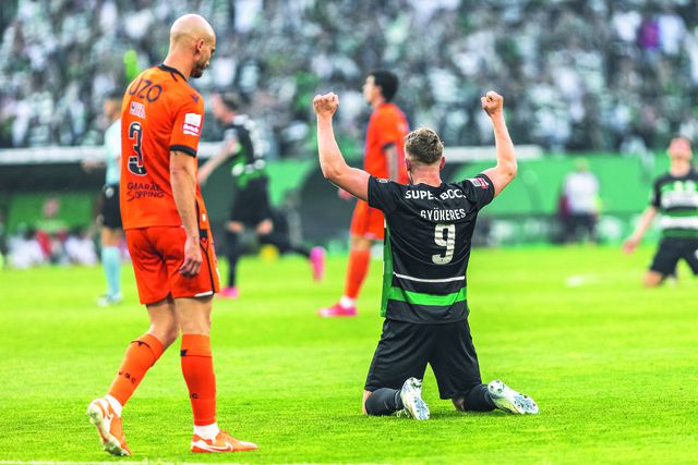 Vitória perdeu em Alvalade — em dia de festa para o Sporting —  e não se apurou para as competições europeias