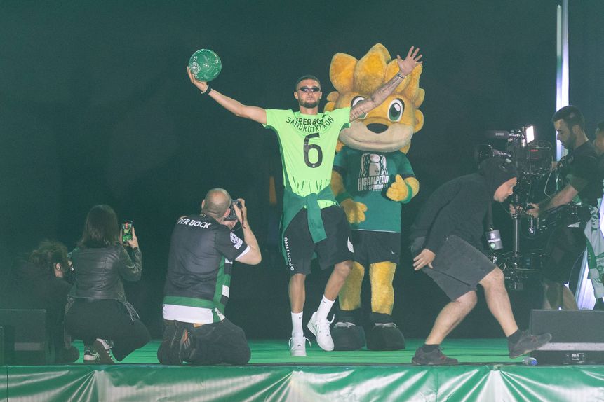 Zeno Debast a fazer a festa no Marquês