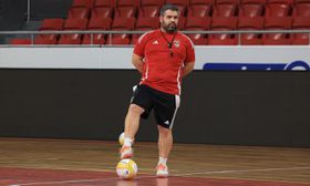 Oficial: Benfica dispensa treinador depois de hecatombe