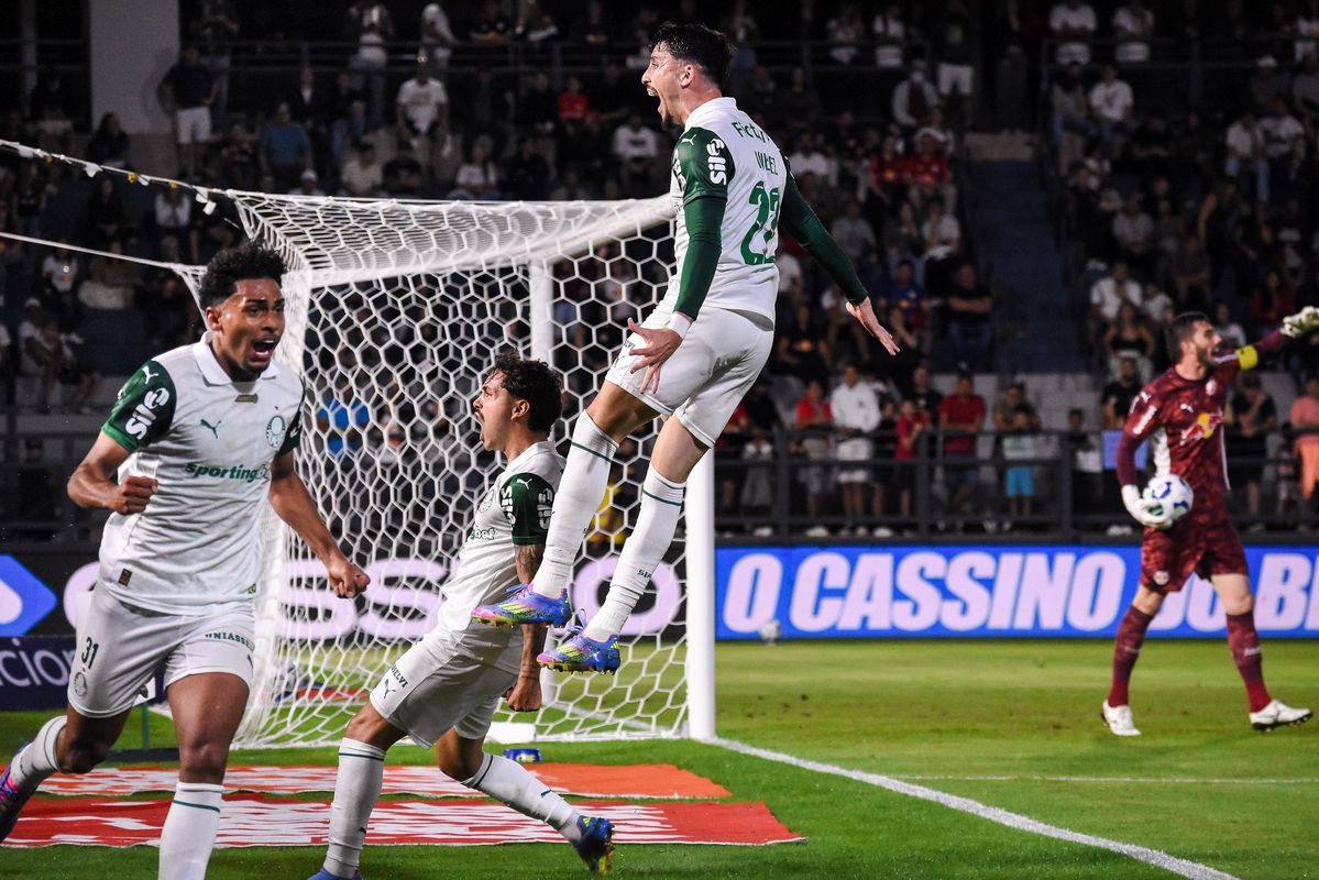 Brasileirão: Com 'ajuda' de Renato Paiva, Abel abre 4 pontos de vantagem
