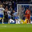 Mitoma festeja o golo apontado ao Liverpool