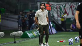 Abel Ferreira elogiado: «Palmeiras é um caçador profissional, sente o cheiro da presa»