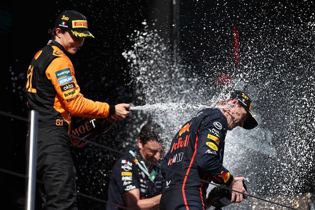 Piastri e Verstappen no pódio