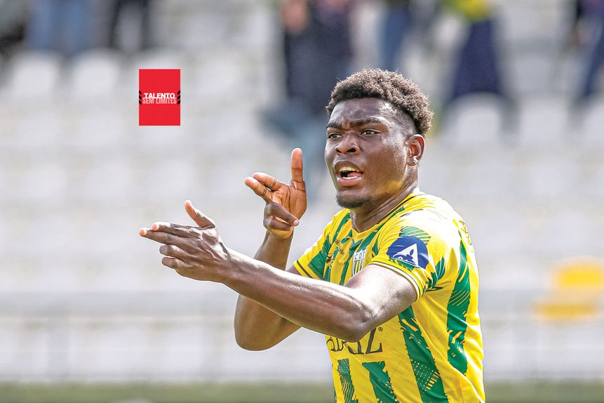 Ponta de lança internacional angolano contribuiu com golos para o sucesso alcançado pelo Tondela (Foto: IMAGO)