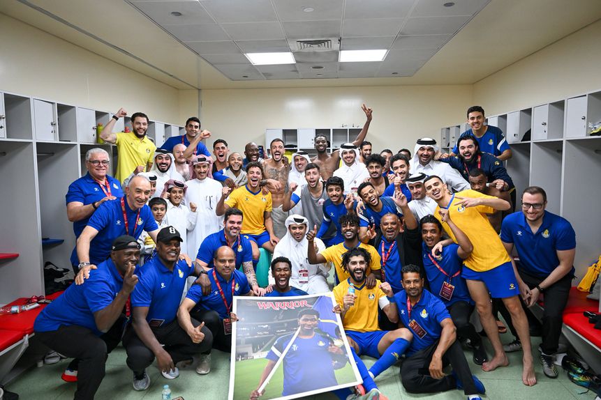 Jogadores do Al Gharafa a celebrarem o apuramento para a final