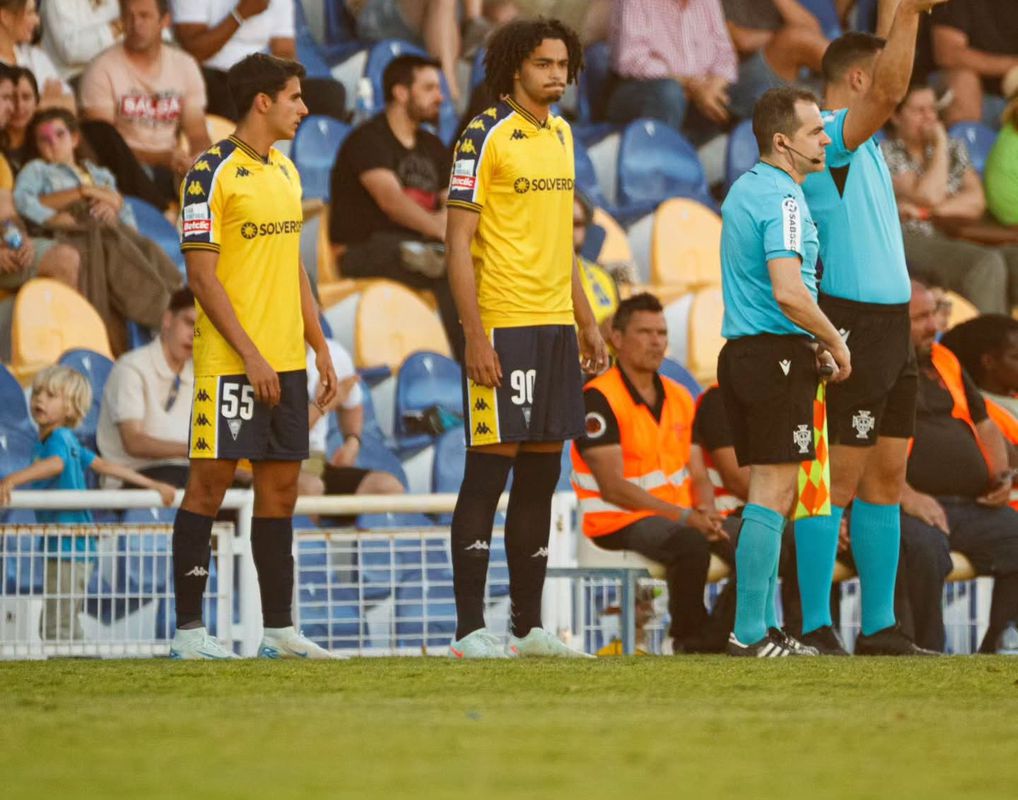 Estoril: Tiago Parente convence Cathro e fará pré-época