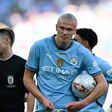 Erling Haaland deu a grande penalidade a Marmoush, que a desperdiçou