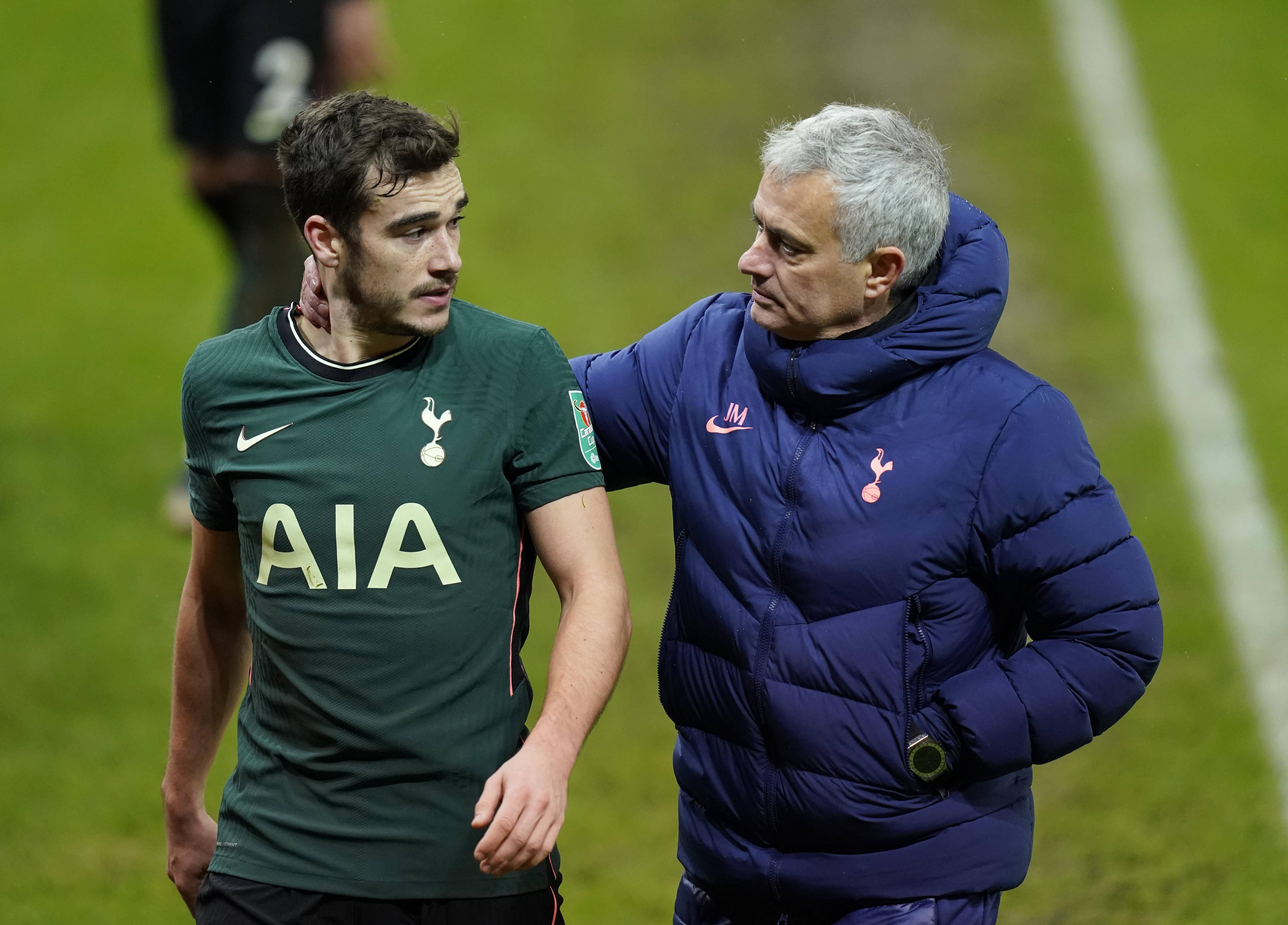 José Mourinho orientou Harry Winks no Tottenham