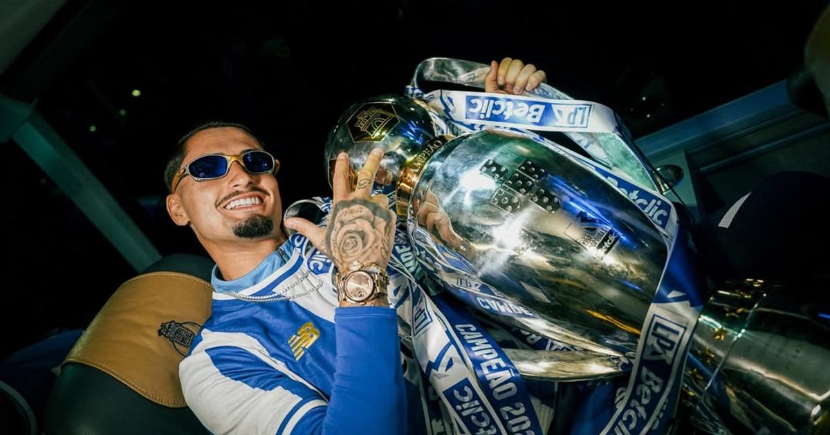 FC Porto: campeão de «ressaca emocional» promete «voltar ainda com mais fome»