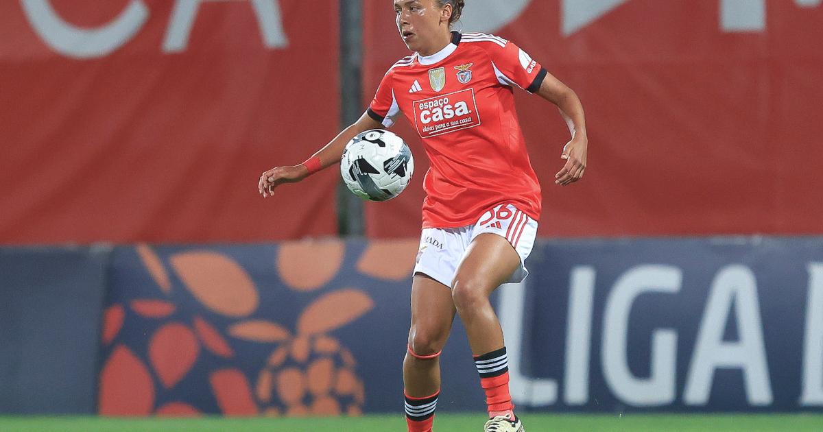Benfica anuncia saída de média