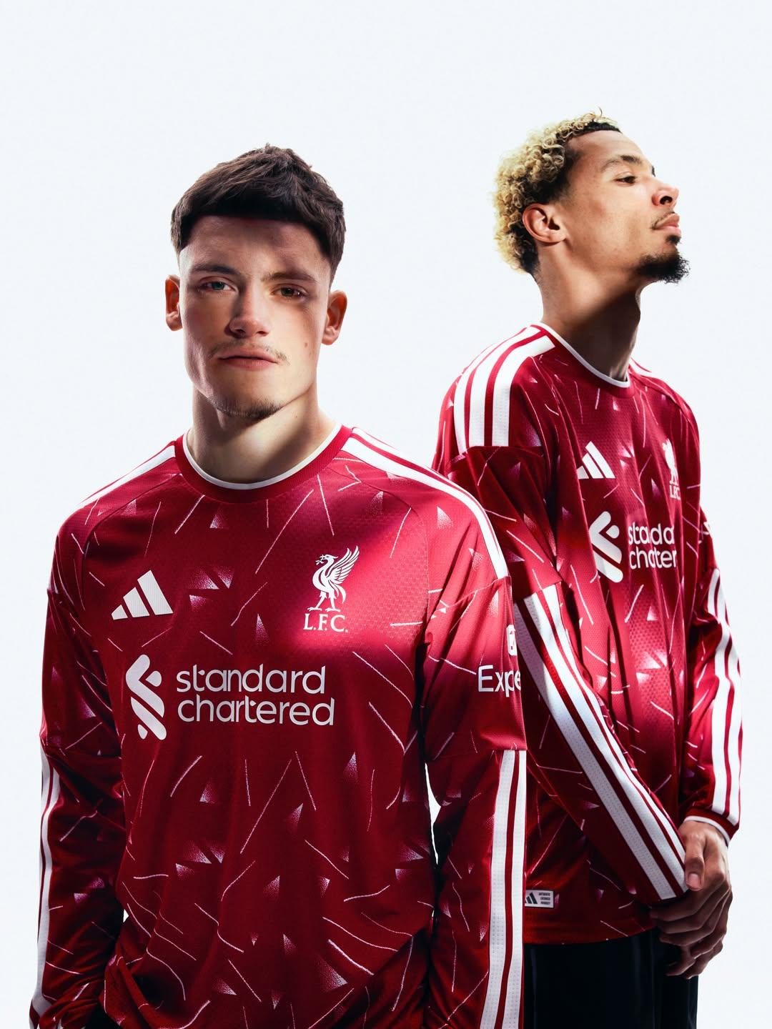 Nova camisola do Liverpool para 2026/27 - Wirtz e Ekitiké