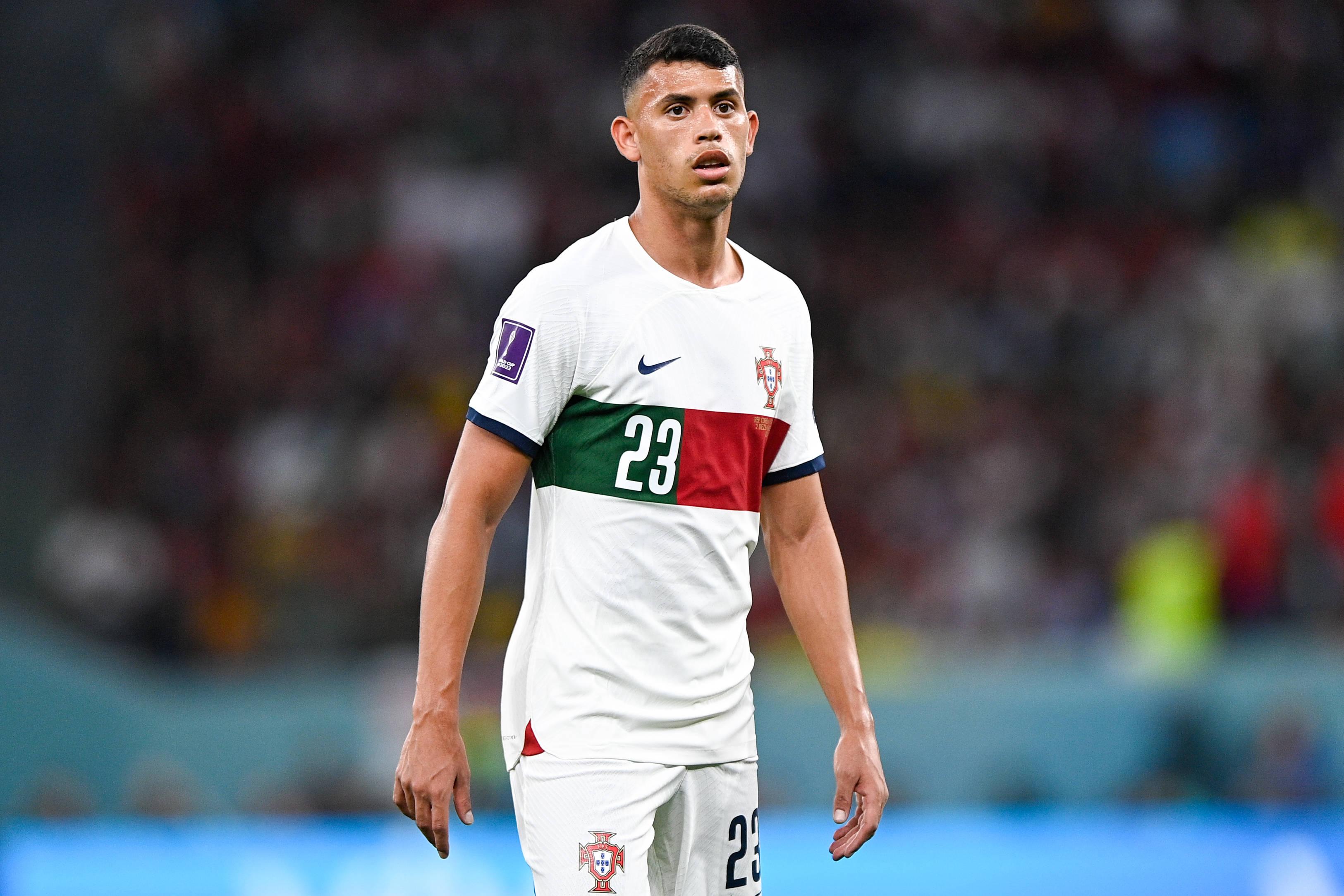 Matheus Nunes, na altura médio do Wolverhampton