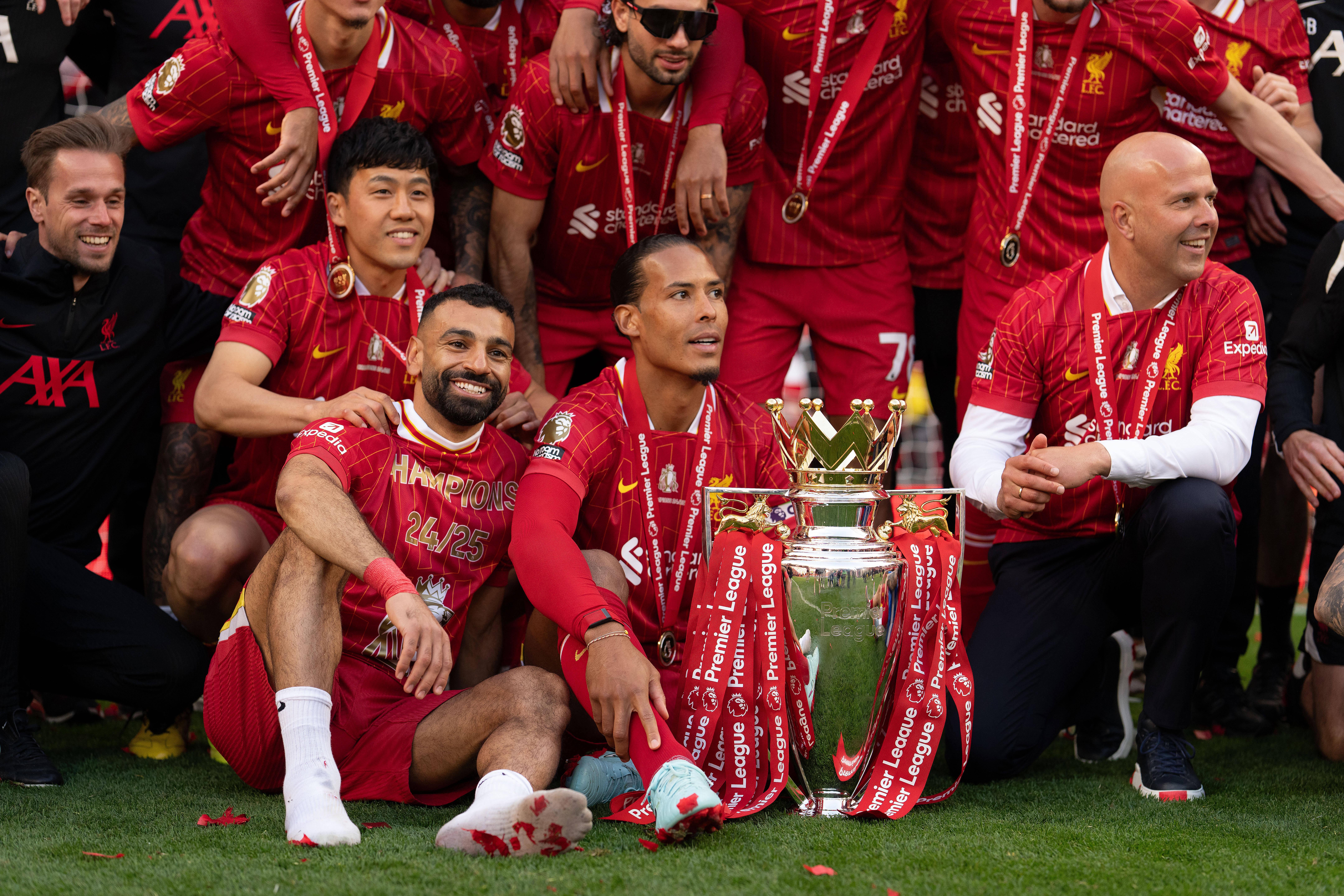 2024/25 - Arne Slot levou o Liverpool de novo ao título, com Van Dijk e Mohamed Salah como grandes figuras da equipa (foto: IMAGO)