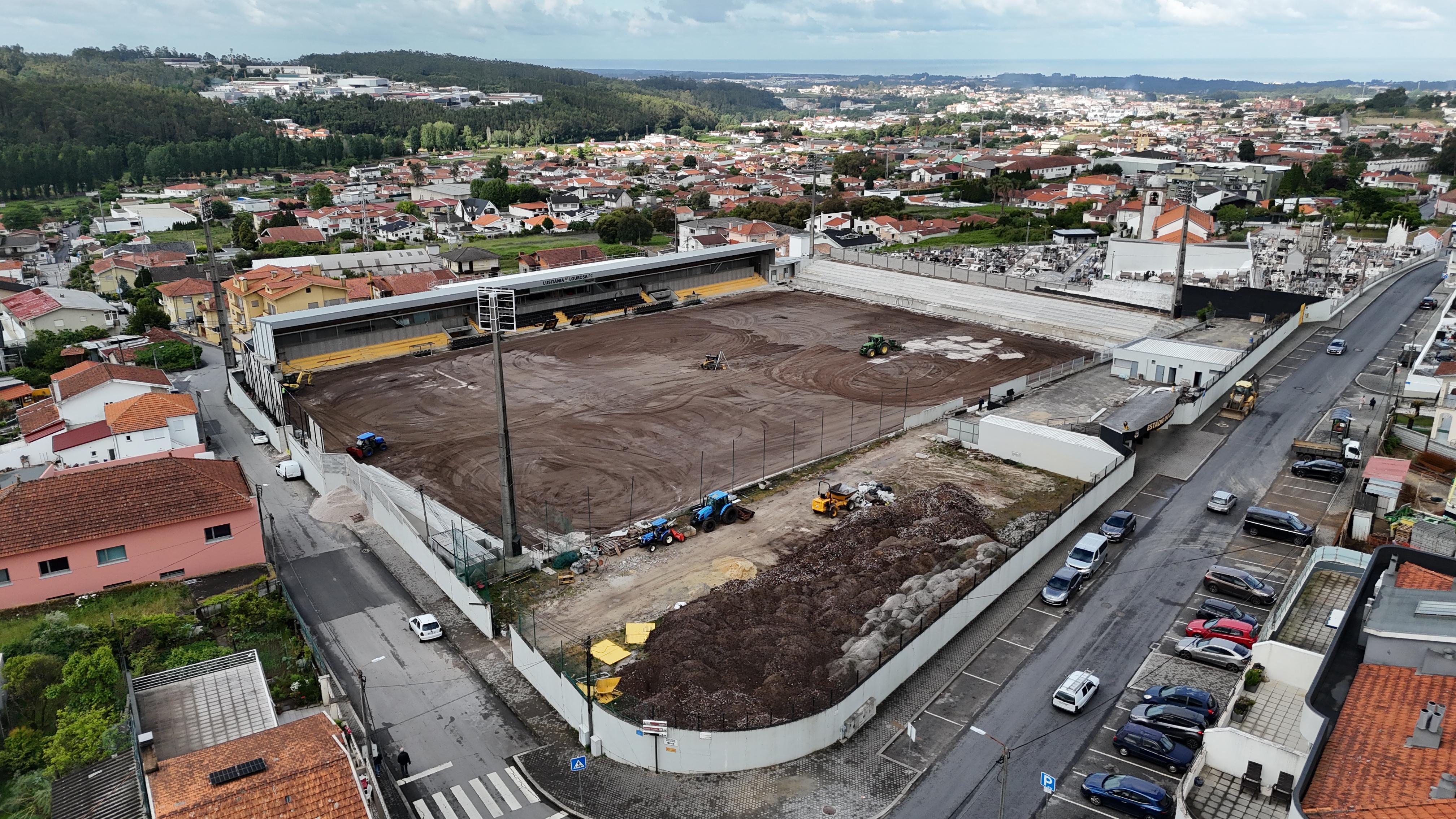 Visão aérea do estádio - Foto: Lusitânia de Lourosa