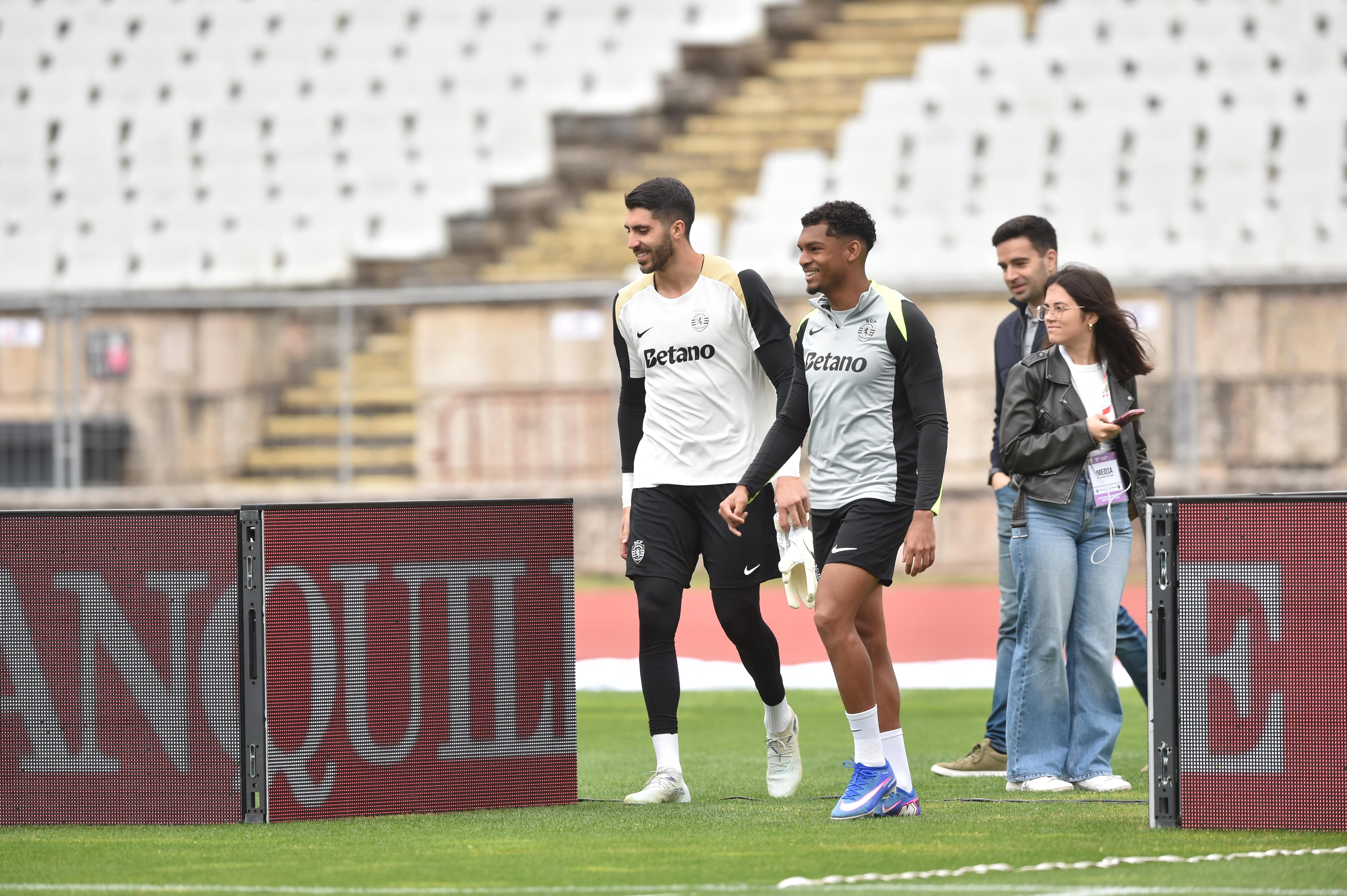 Rui Silva subiu ao relvado do Jamor ao lado de Luís Guilherme - Foto: MIGUEL NUNES