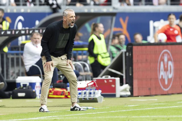 Marco Rose renova com o Leipzig