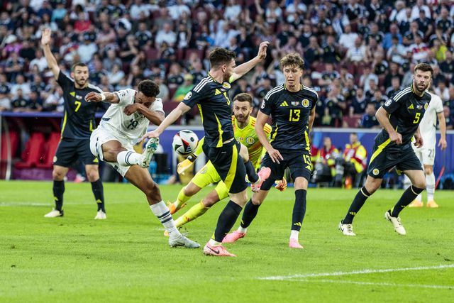 Escócia-Suíça em direto: acompanhe o jogo que pode valer apuramento ao conjunto suíço