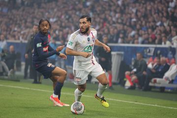 PSG avança com proposta por avançado do Lyon