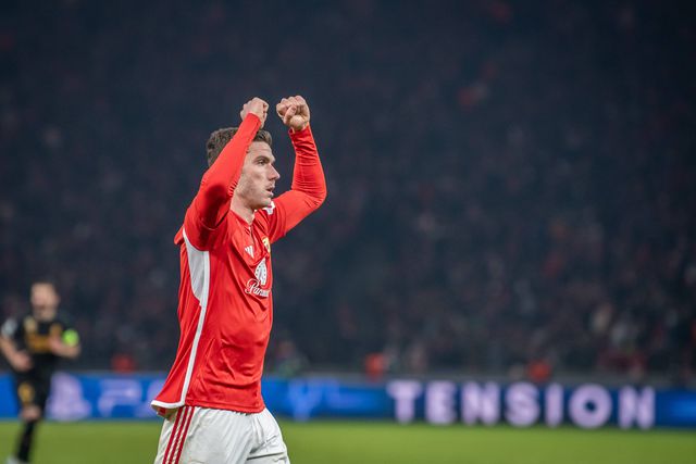 Mercado Benfica: Gosens é para atacar