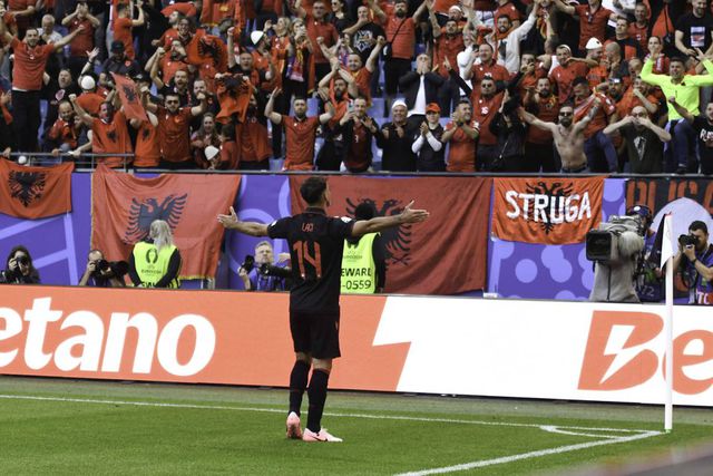 Crença albanesa deixa croatas a verem o sol nascer aos quadradinhos (crónica)