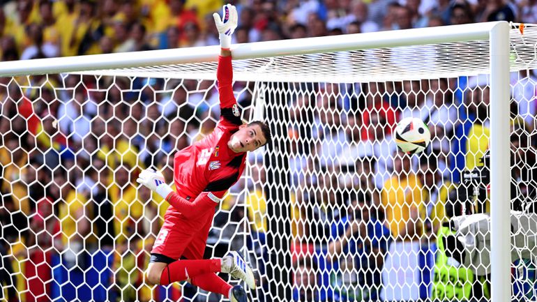 Crise na Ucrânia: Lunin criticado e selecionador expulso do balneário