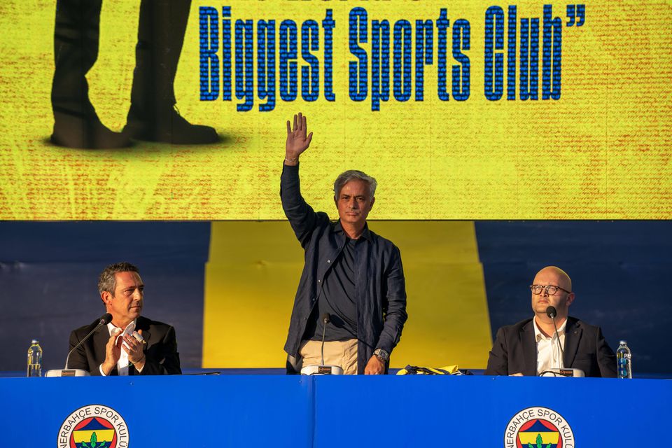 Liga dos Campeões: Fenerbahçe, de Mourinho, já tem adversário na 2.ª pré-eliminatória