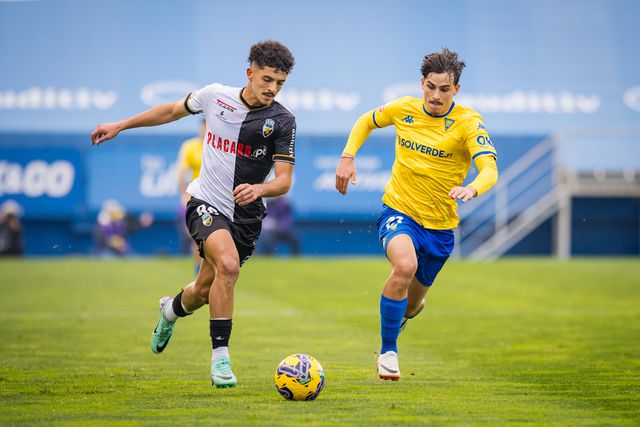 Farense analisa proposta do Marselha por Belloumi