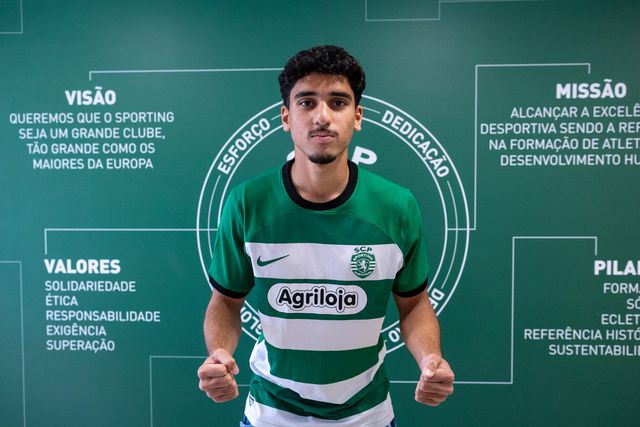 Sporting renova com lateral-esquerdo