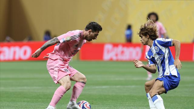 Lionel Messi e Rodrigo Mora