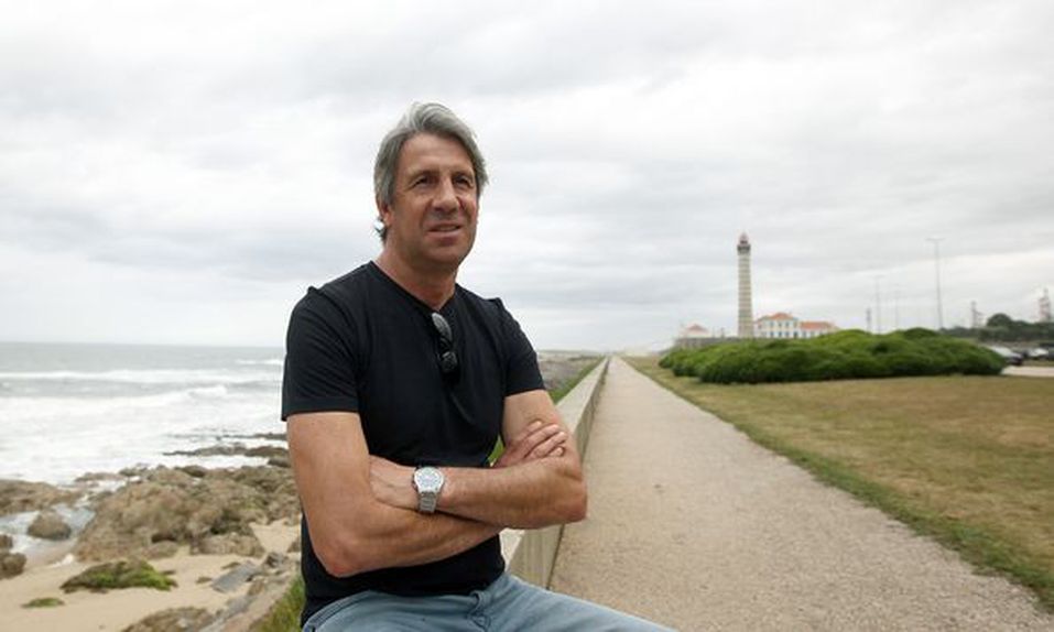 Paulo Alves, treinador e ex-internacional português