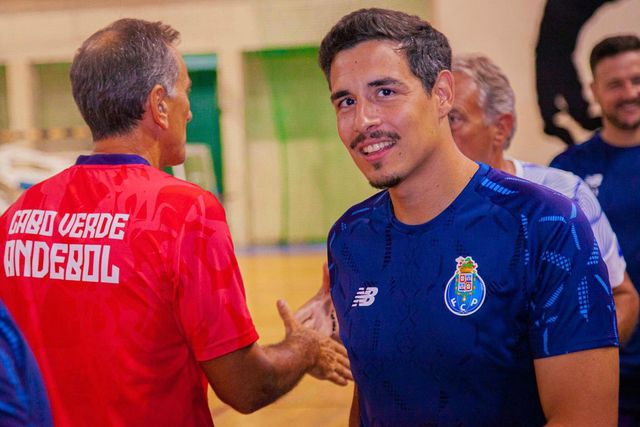 Conduziu os sub-20 do FC Porto ao título e agora sai para a Roménia