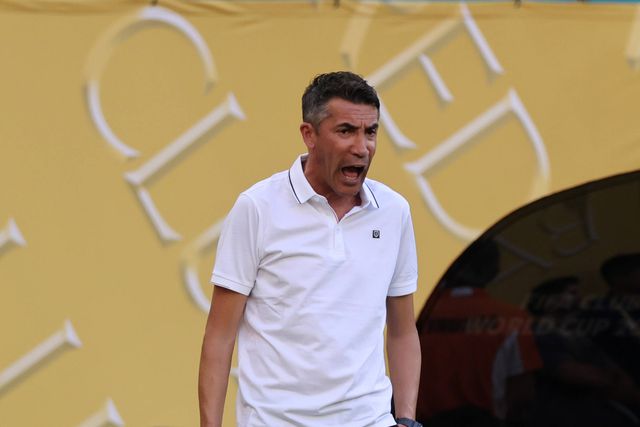 Bruno Lage com reação expressiva durante o jogo do Benfica com o Boca Juniors, na estreia no Mundial de Clubes