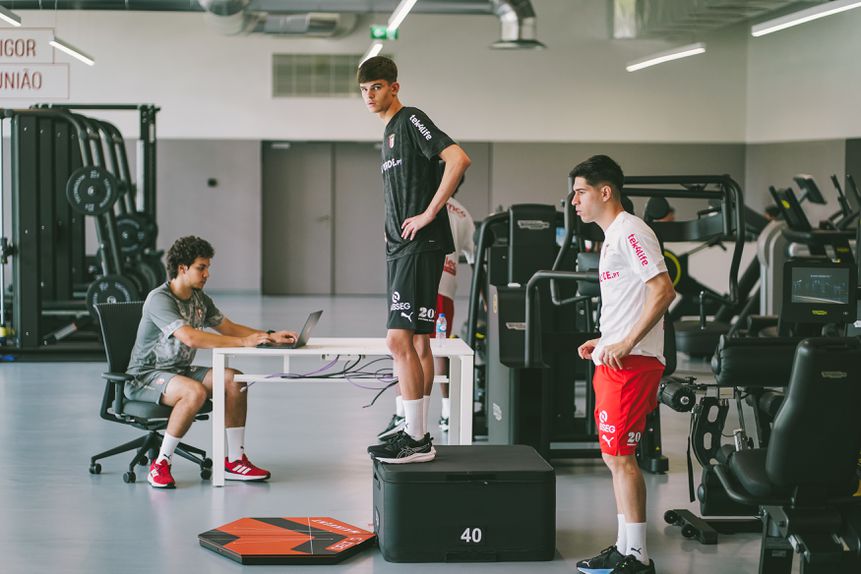 André Marques vive um sonho junto da elite bracarense e, neste caso, partilha o espaço com Fran Navarro (Foto: SC Braga)