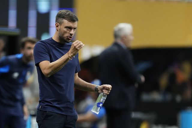 «Se o futebol triste continuar, Anselmi poderá ter os dias contados»