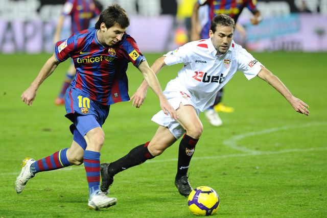 Fernando Navarro defrontou algumas vezes Lionel Messi pelo Sevilha