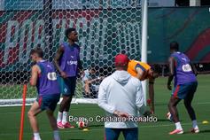 «O que mais me chama a atenção é Ronaldo já não ser intocável no vosso País»