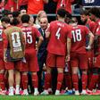 Roberto Martínez dá indicações aos jogadores durante o Portugal-RD Congo