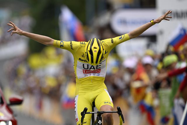 Tour: Recital de Pogacar vale triunfo na 19.ª etapa