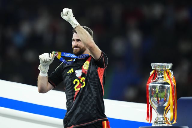 Unai Simón sacrificou-se no Euro e só volta no final do ano