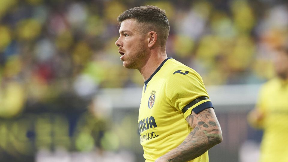 Oficial: Alberto Moreno reforça Como de Fàbregas