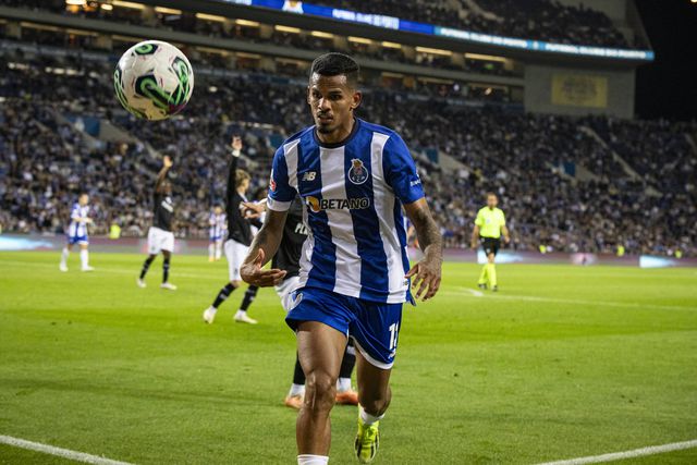 Wenderson Galeno foi venda bem recebida pelos cofres do FC Porto e elevou proveitos da SAD