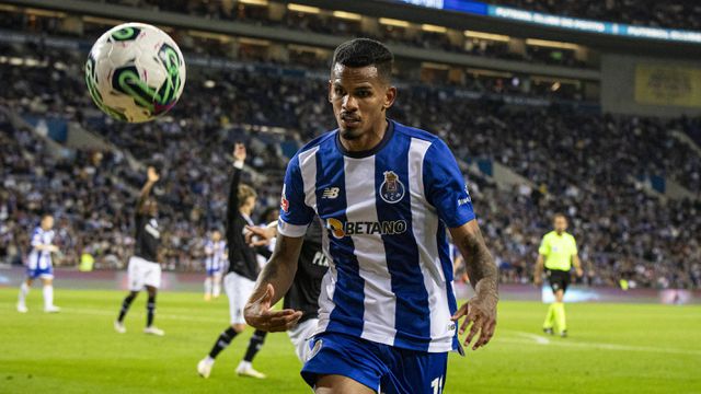 Wenderson Galeno foi venda bem recebida pelos cofres do FC Porto e elevou proveitos da SAD