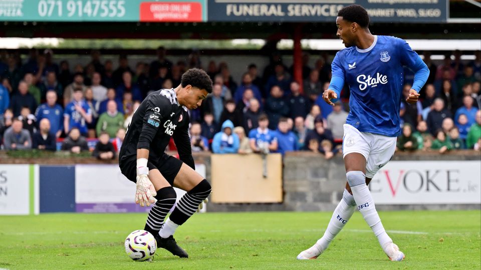 VÍDEOS: Chermiti bisa em dois minutos e salva o Everton da derrota