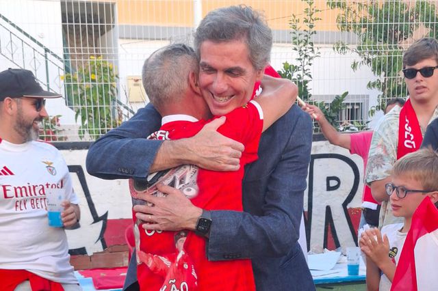 Noronha Lopes esteve com cerca de 150 benfiquistas em Quarteira