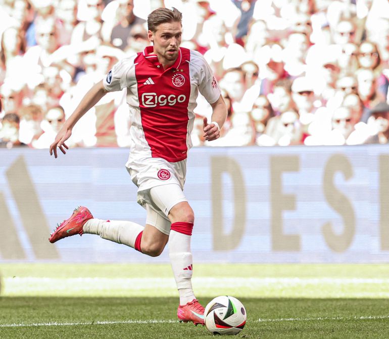 Mercado FC Porto: Kenneth Taylor pressiona Ajax a ouvir propostas