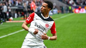 Avançado a chegar: Liverpool chega a acordo com o E. Frankfurt